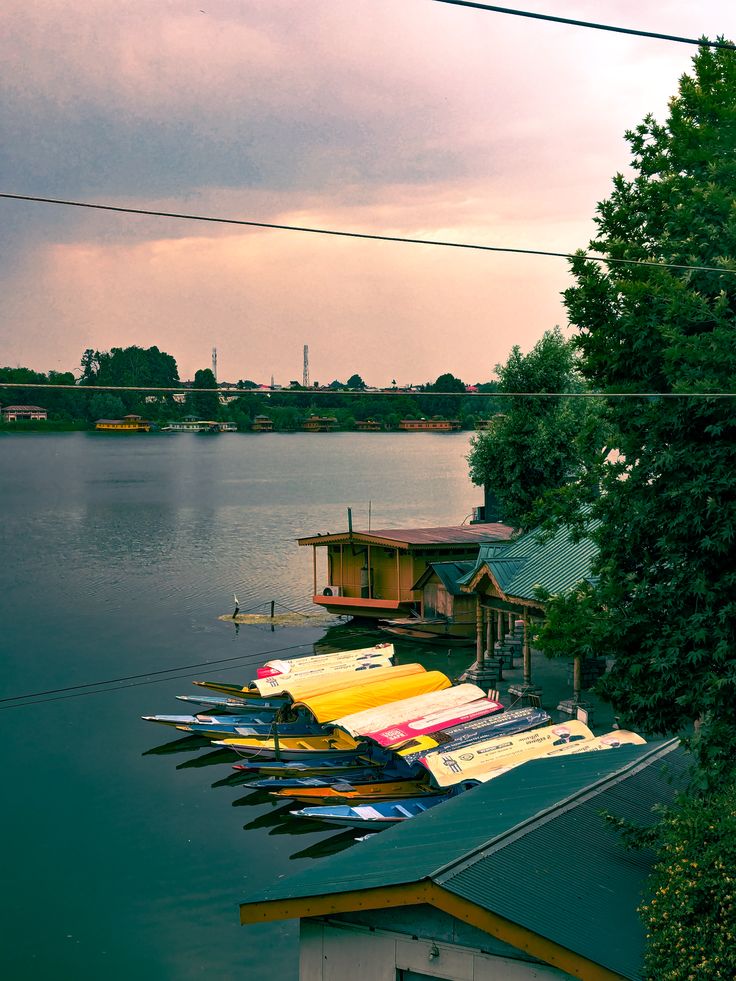 Nigeen Lake